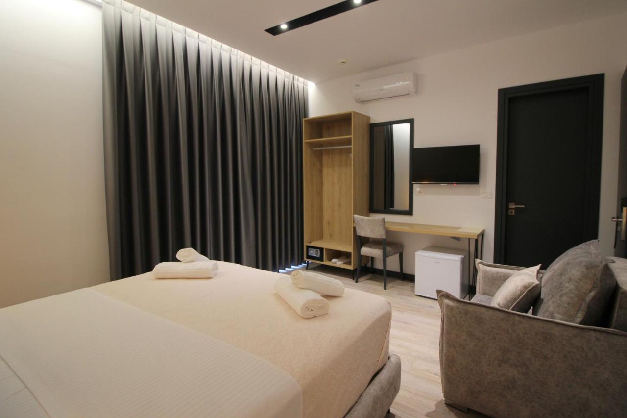סרנדה F&J Hotel מראה חיצוני תמונה