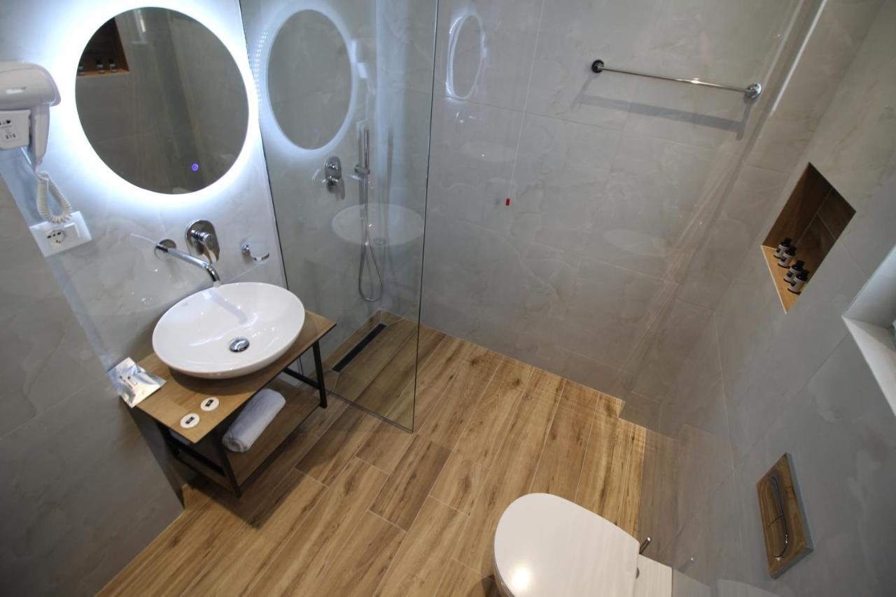 סרנדה F&J Hotel מראה חיצוני תמונה