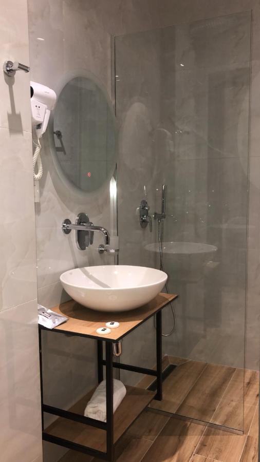 סרנדה F&J Hotel מראה חיצוני תמונה