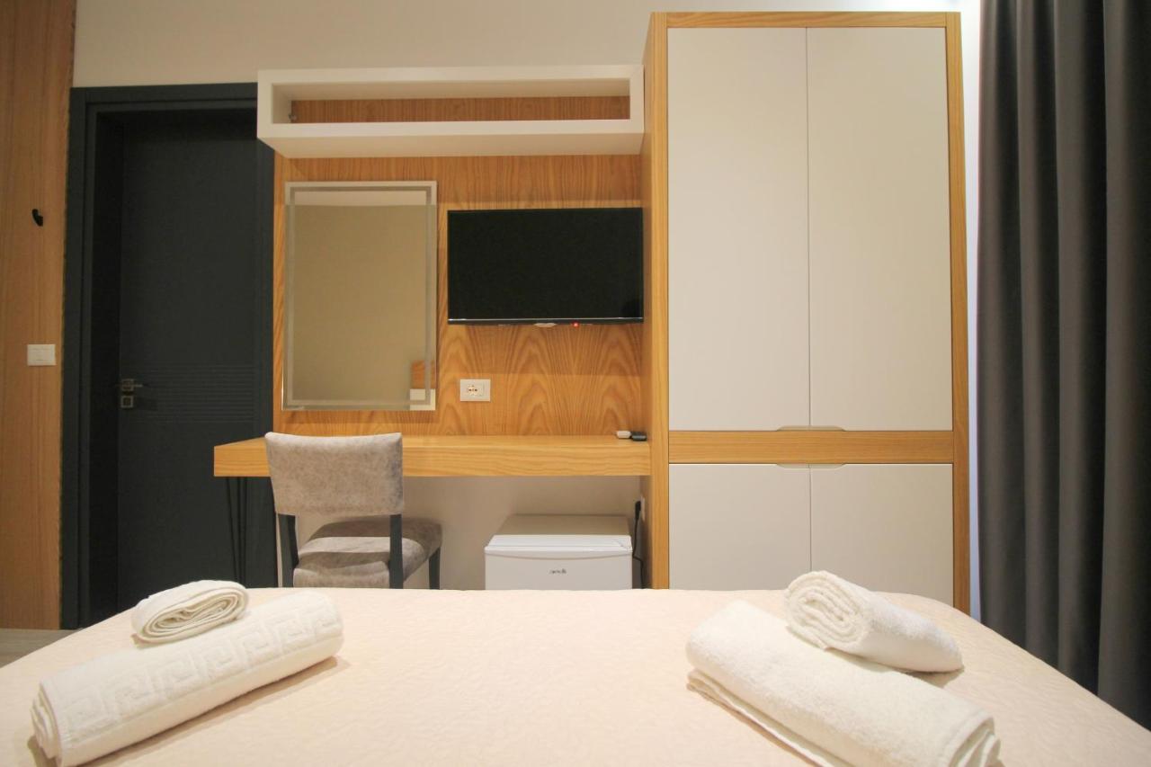 סרנדה F&J Hotel מראה חיצוני תמונה
