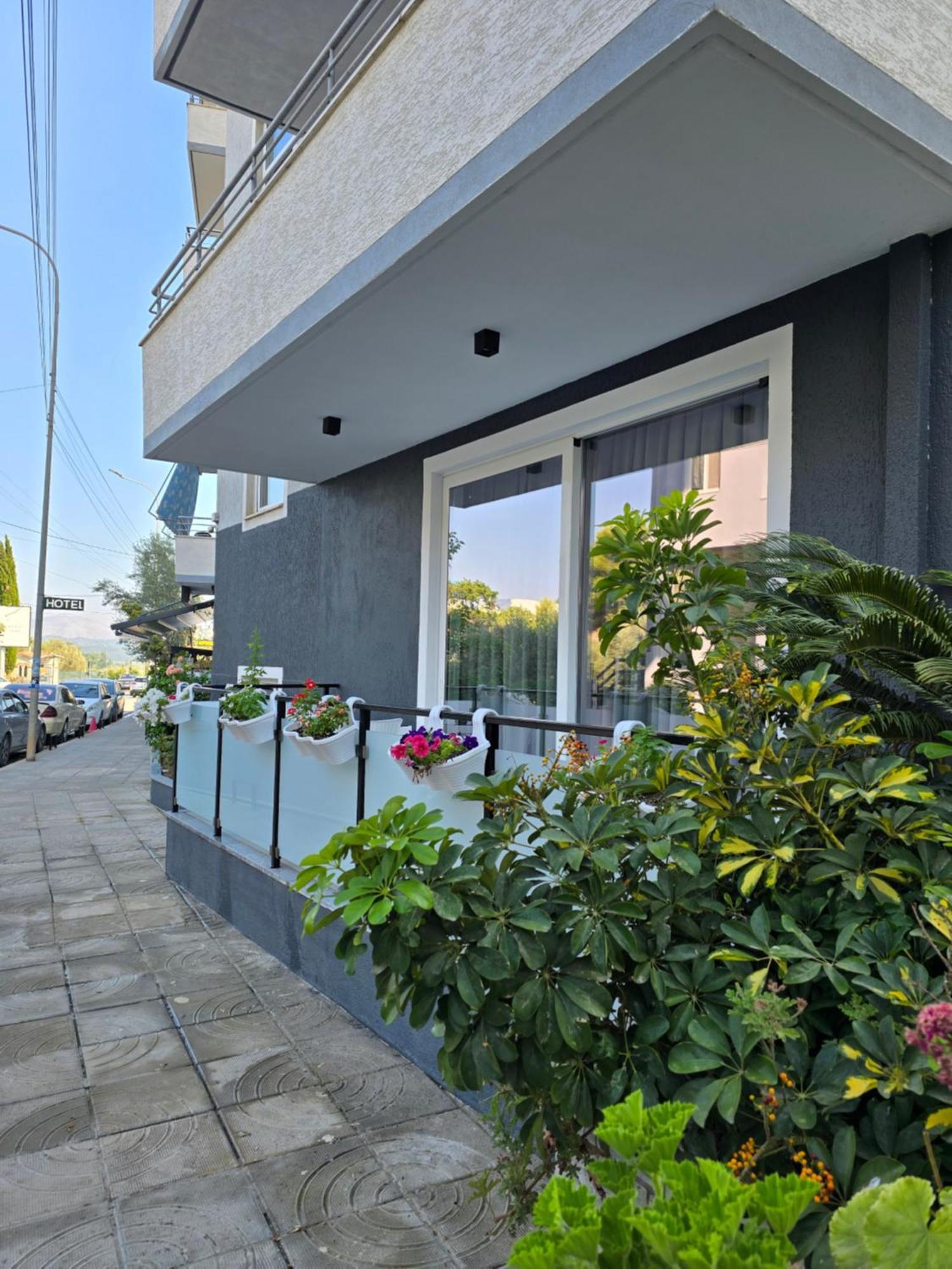 סרנדה F&J Hotel מראה חיצוני תמונה